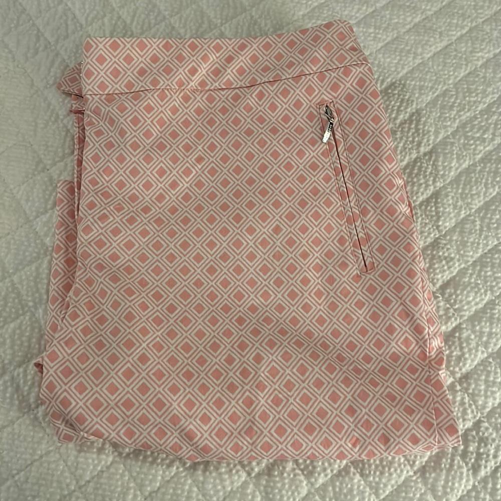 Izod golf Bermuda length shorts. Size 16.